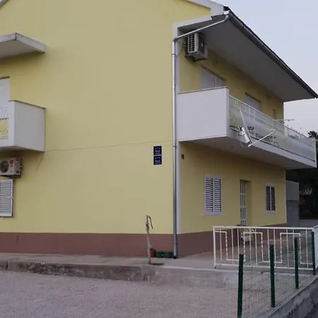 Milutin Apartament *