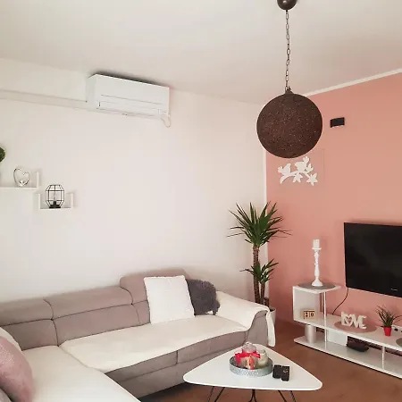 Milutin * Brodarica (Sibenik-Knin)