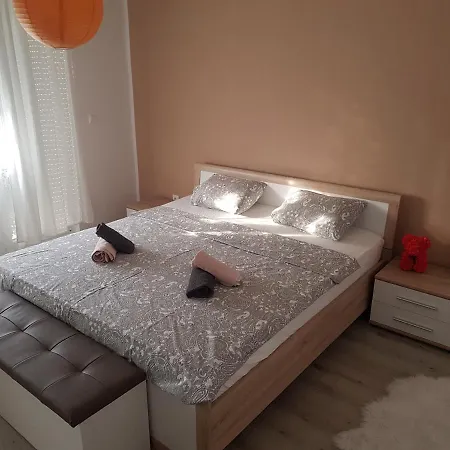 Milutin * Brodarica (Sibenik-Knin)